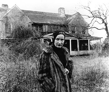 Little Edie Beale posing outside Grey Gardens